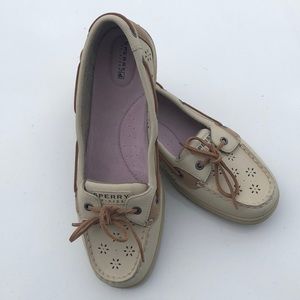 Women’s shoes